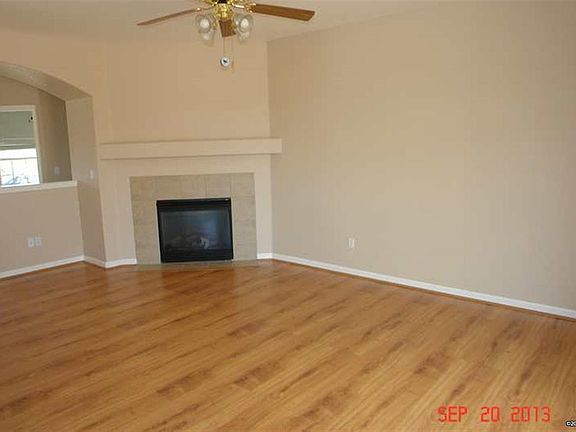 3rd image of 1423 Sterling Ln