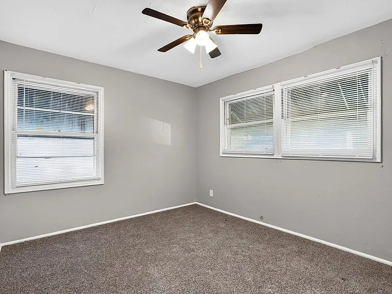 161 Cameron Rd — Photo 11