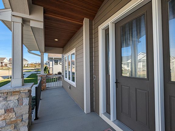 3rd image of 5037 Saint Annes Dr