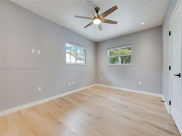 3 bed, 2.5 bath, 1338 sqft, $4,950 — Photo 3