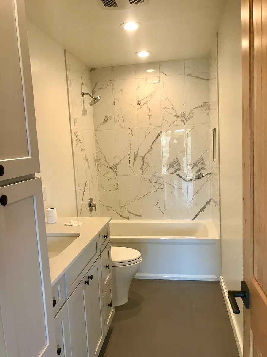 Building Photo - 485 Green Meadow Dr