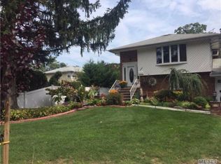 2093 Babylon Tpke, Merrick, NY 11566