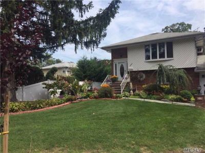 2093 Babylon Tpke, Merrick, NY, 11566