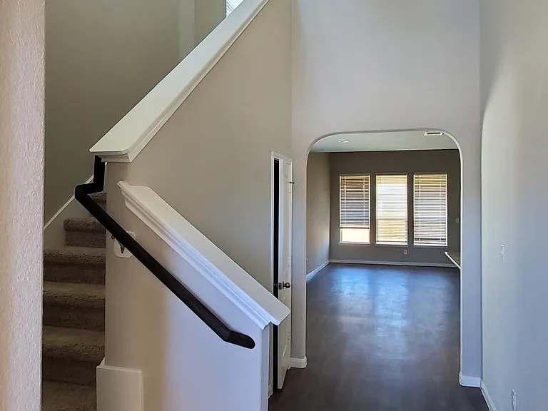 989 Marquis Dr — Photo 6
