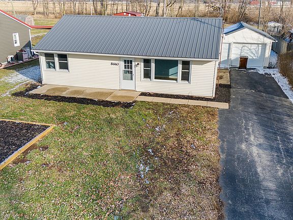 4th image of 8440 S Leonard Addition