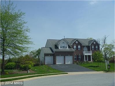 VERY LARGE HOME ON CULDESAC