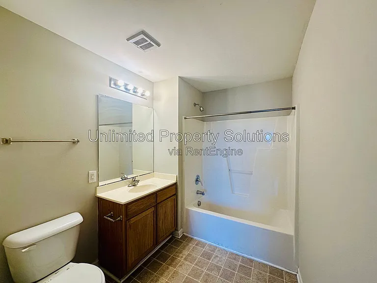 370 S Kerr Ave #306 — Photo 12
