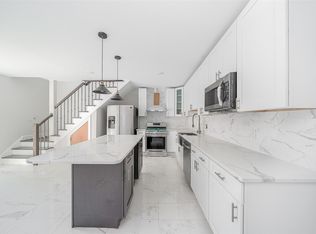 195 Lincoln St #1, Jersey City, NJ 07307