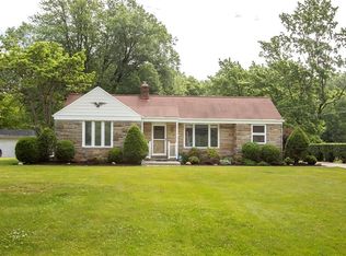 2857 Dover Center Rd, Westlake, OH 44145