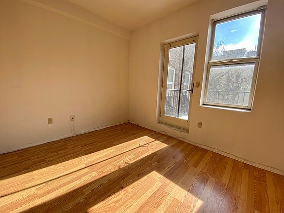 4th image of 28 Maujer St APT 6