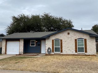 901 Shorehaven Dr, Garland, TX 75040