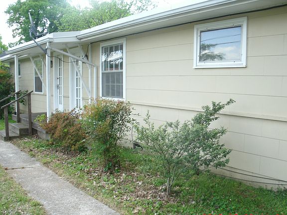 2nd image of 1209 Myers Dr