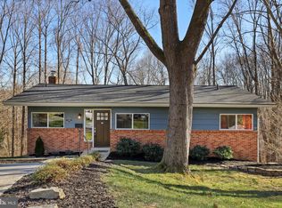 7701 Martel Pl, Springfield, VA 22152