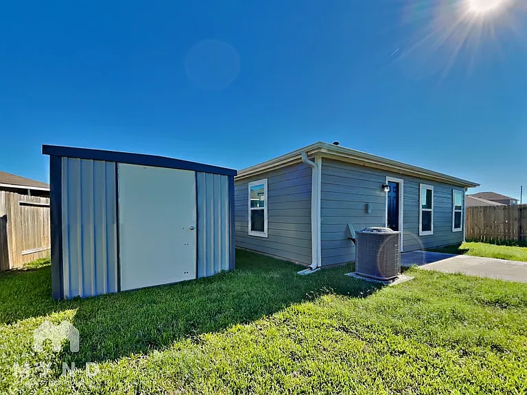 8431 Liberty Sky Rd — Photo 19