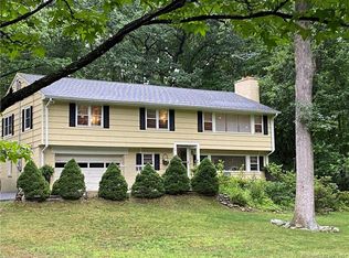11 Silver Lakes Dr, Darien, CT 06820