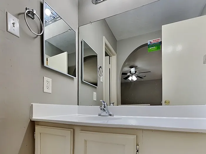24030 Griffin House Ln — Photo 11