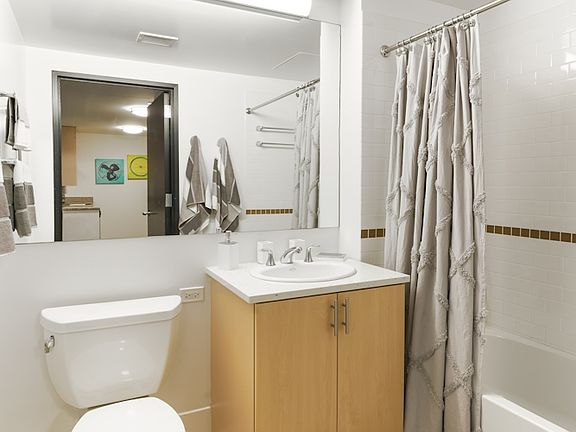 3rd image of 153-30 89th Ave #817