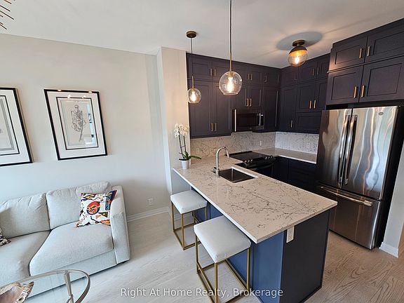 4th image of 102 Grovewood Cmn #527