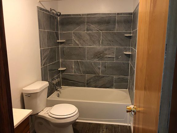 3rd image of 3505 Elm St APT 14