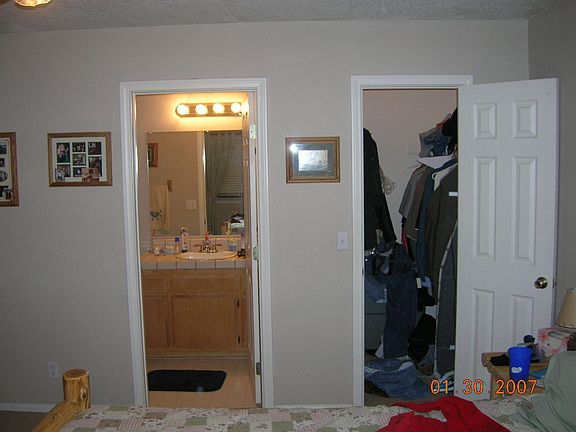 walk in closet and master full bathroom