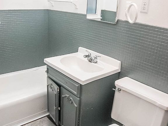 4th image of 211 W Florence Ave