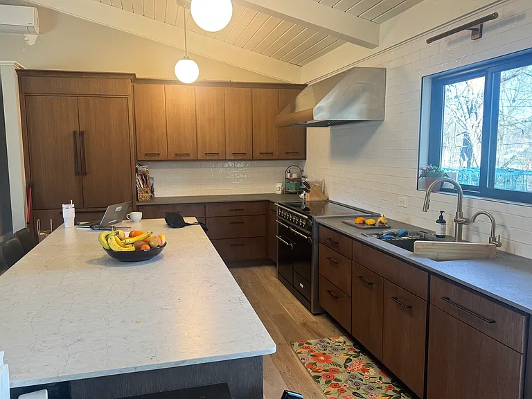 193 Ridgeview Dr — Photo 2