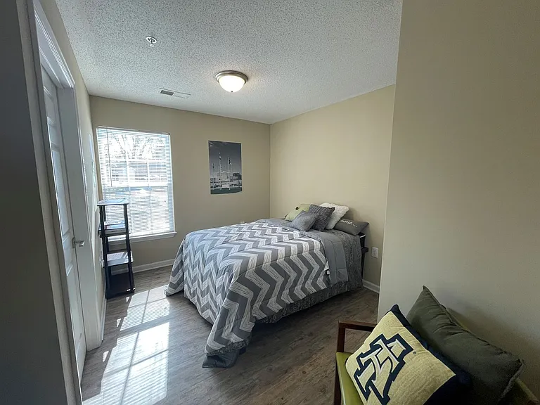 Campus East Apartments — Photo 6