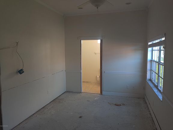 4th image of 3222 Redwood Ln