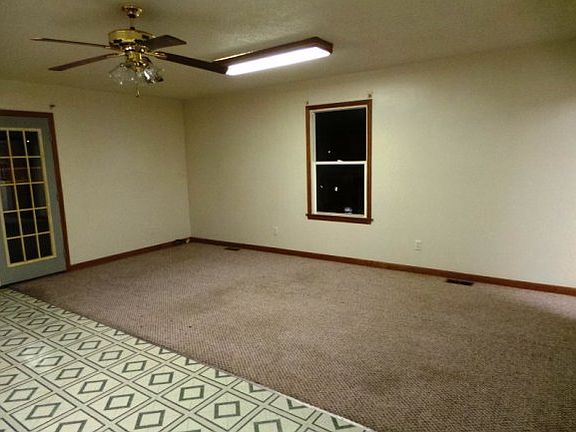 3rd image of 319 Sunnyside St