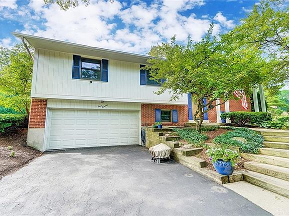 4th image of 300 S Village Dr