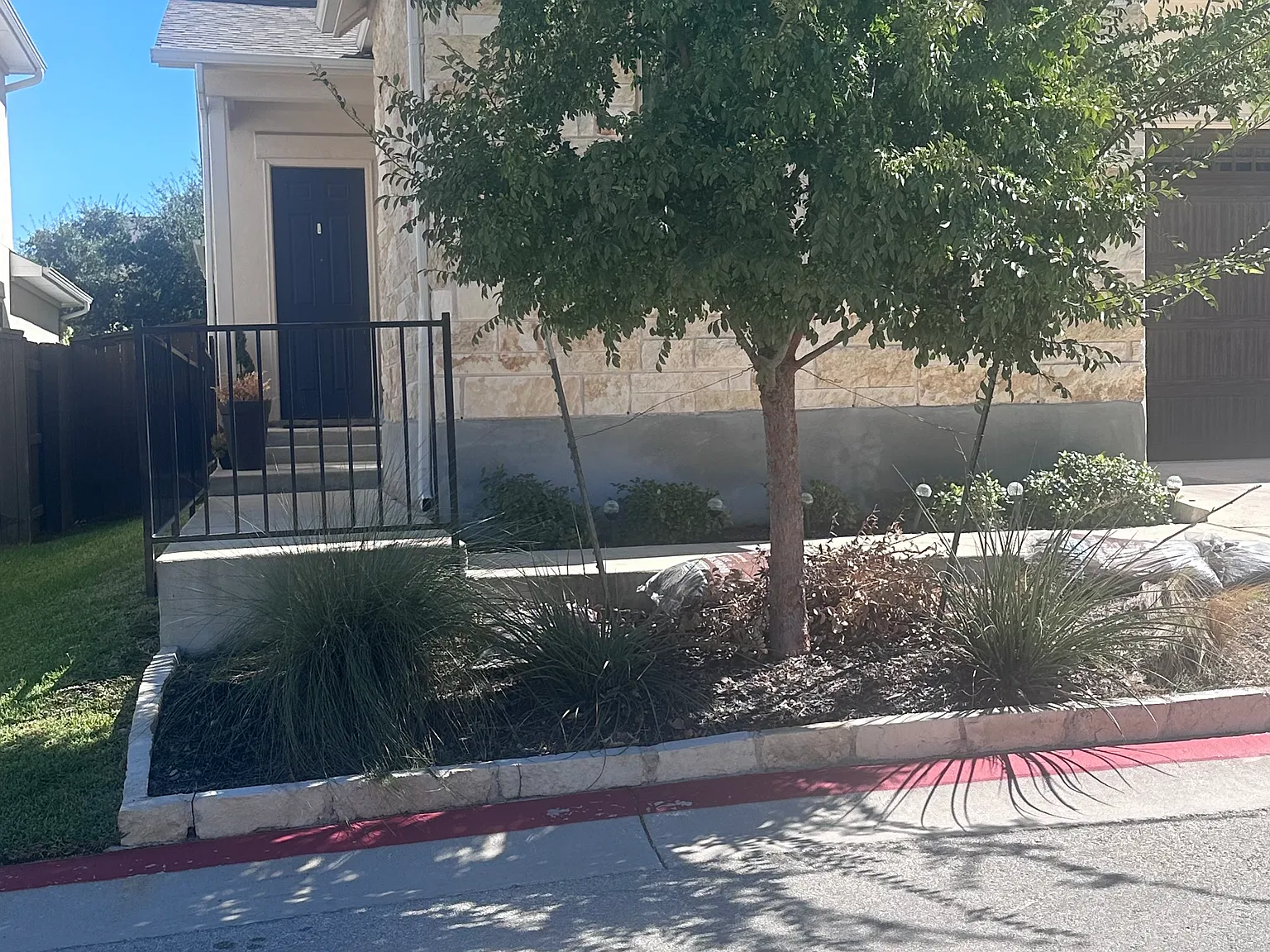 4 bed, 2100 sqft, $2,975 — Photo 2