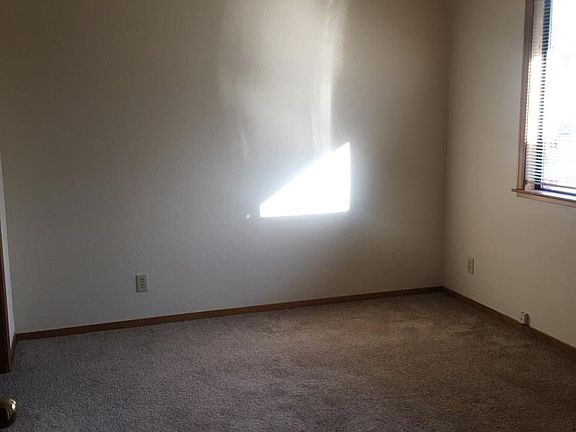 5th image of 665 Oregon St
