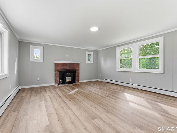 3rd image of 431 Martin Road