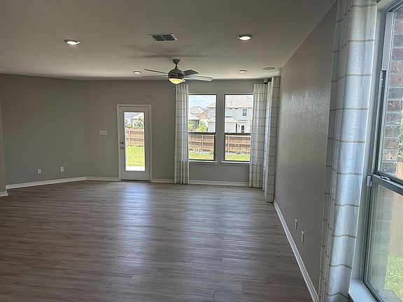 4th image of 118 E Granite Shores Dr