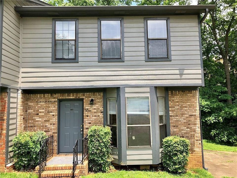 1st image of 136 Woodberry Ct
