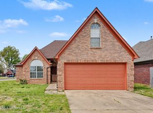 8339 Cross Point Dr, Olive Branch, MS 38654