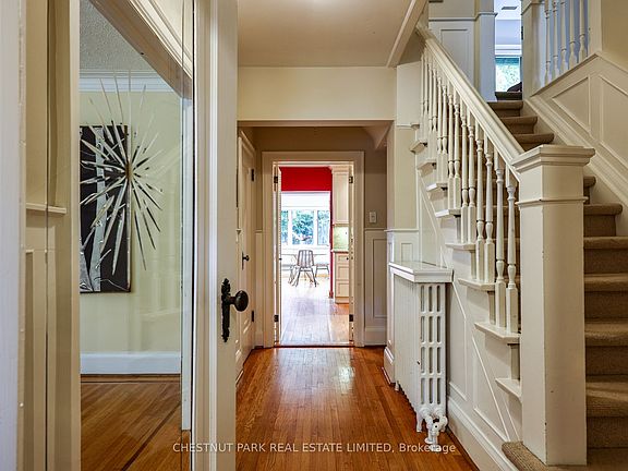 3rd image of 98 Saint Leonards Ave