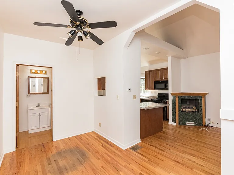 1043 W Grace St #CH — Photo 5