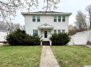 719 N Thomas Ave, Oakland, NE 68045