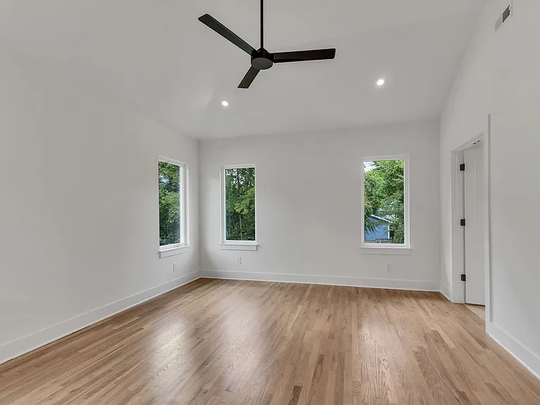 5917 Robertson Ave — Photo 20