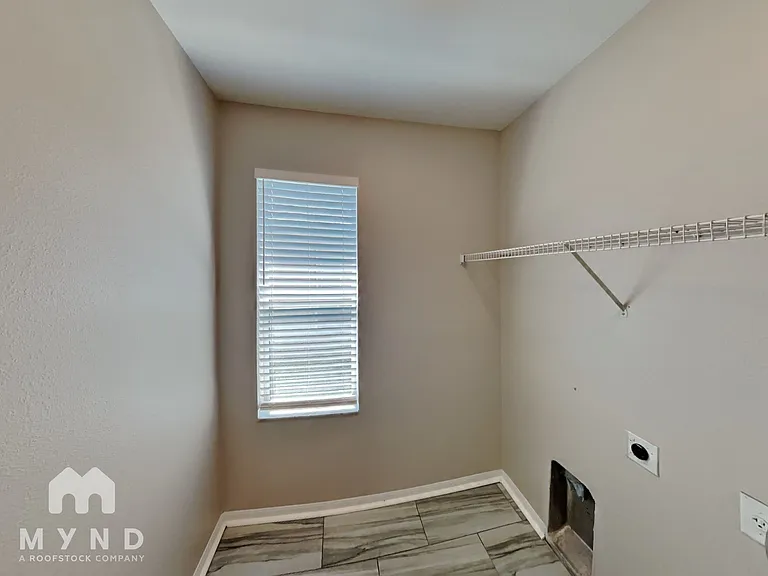 8131 Canterbury Lake Blvd — Photo 26