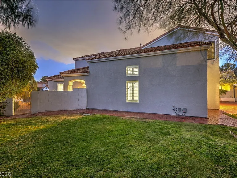 9785 Trail Rider Dr — Photo 36