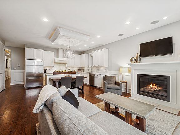 4th image of 2521 N Ashland Ave APT 2S