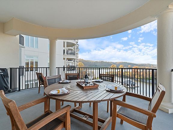 5th image of 400 Warioto Way APT 606