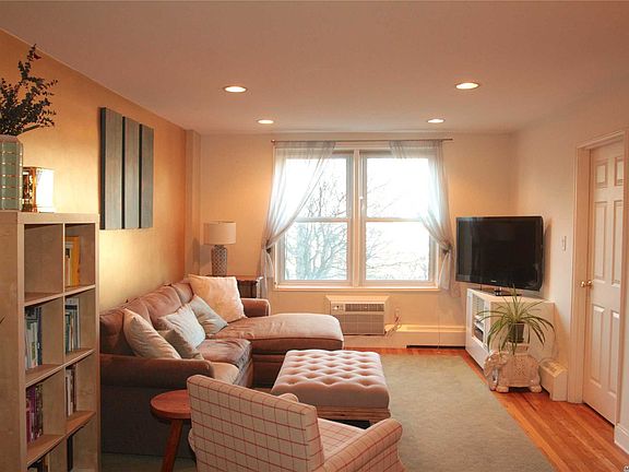 2nd image of 4230 Douglaston Pkwy APT 6K