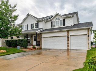 12207 Ridgemont Dr, Urbandale, IA 50323