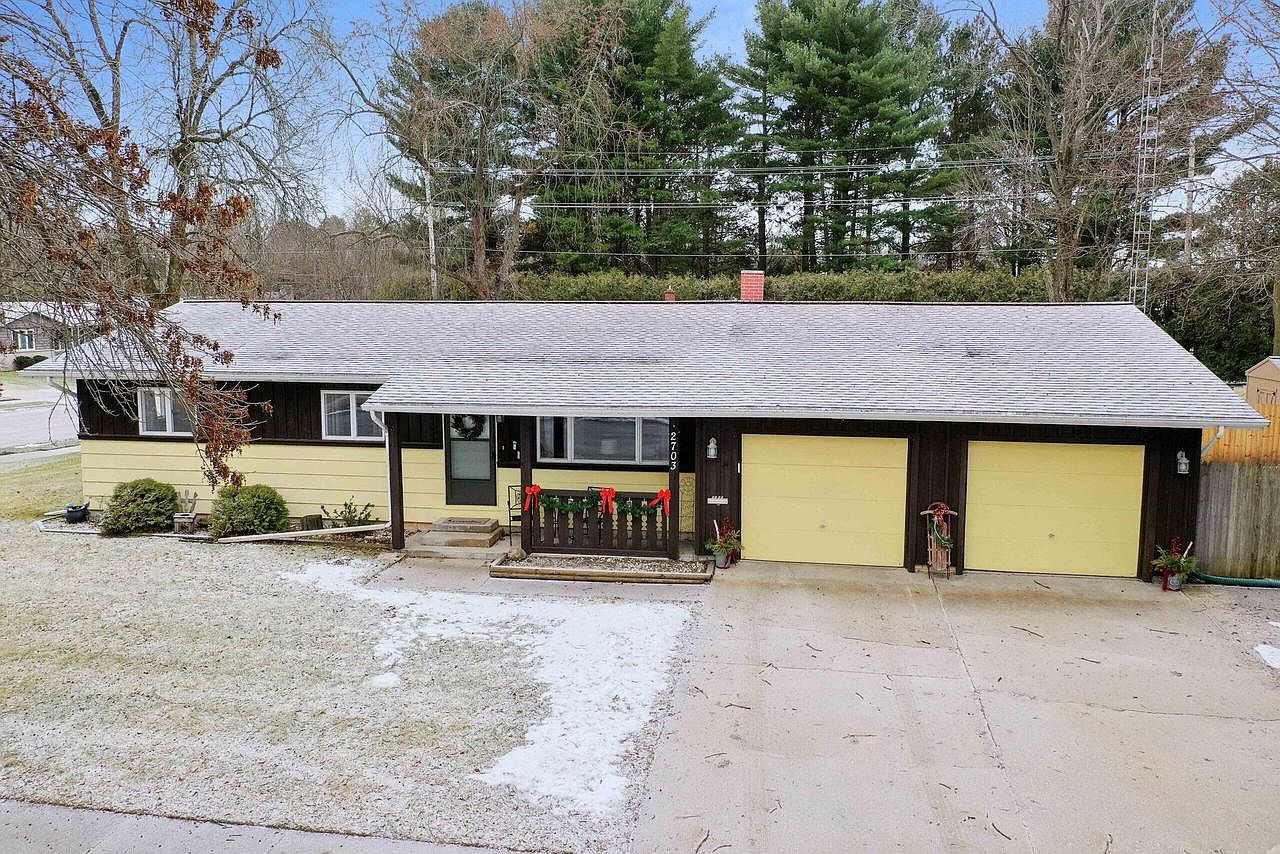 2703 32nd ST, Two Rivers, WI 54241 Zillow