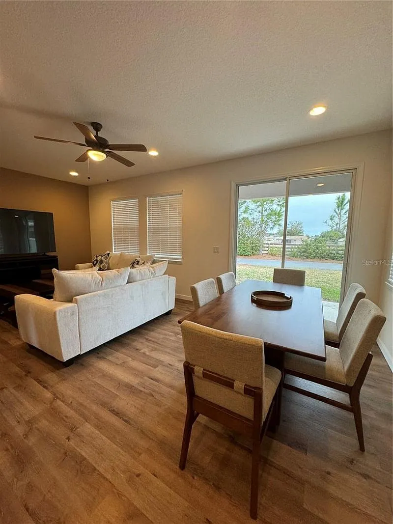 2 bed, 2.0 bath, 1318 sqft, $4,500 — Photo 3