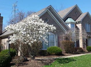 5068 Village Dr, Cincinnati, OH
