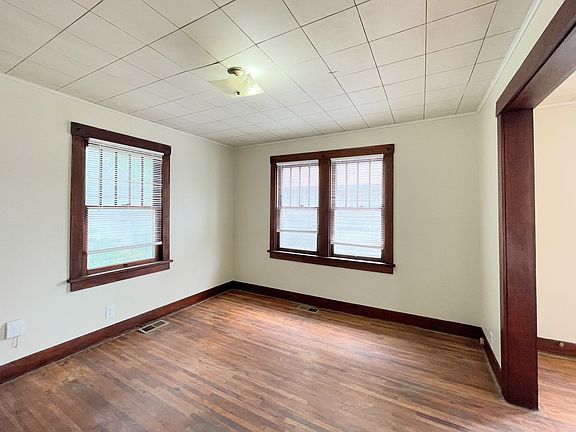 4th image of 508 W 10th Ave